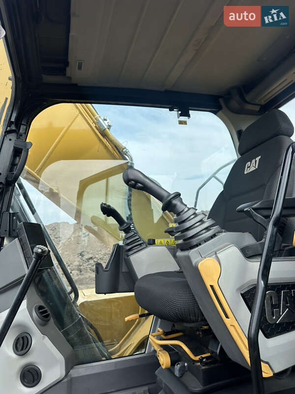 Гусеничний екскаватор Caterpillar 320 2018 в Тернополі