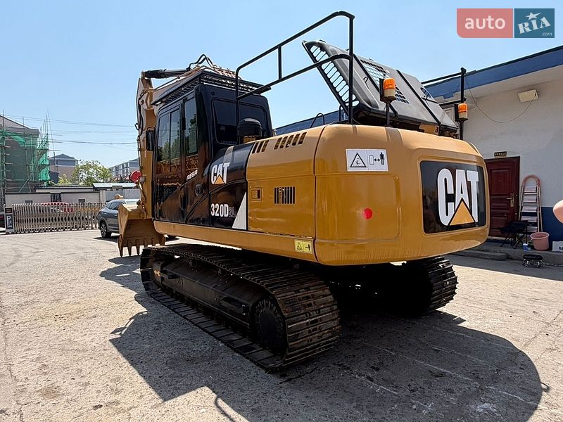 Гусеничный экскаватор Caterpillar 320 2019 в Ровно