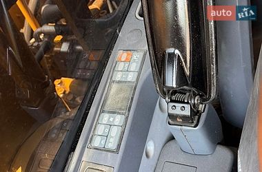 Гусеничный экскаватор Caterpillar 320 2019 в Ровно