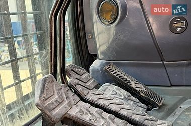 Гусеничный экскаватор Caterpillar 320 2019 в Ровно