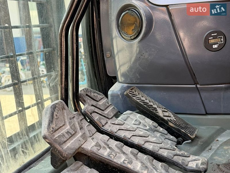 Гусеничный экскаватор Caterpillar 320 2019 в Ровно