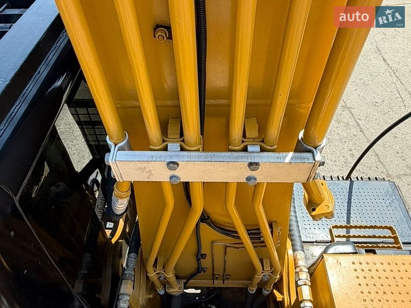 Гусеничный экскаватор Caterpillar 320 2019 в Ровно