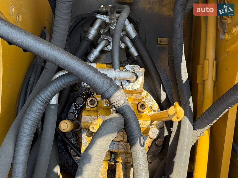 Гусеничный экскаватор Caterpillar 320 2019 в Ровно