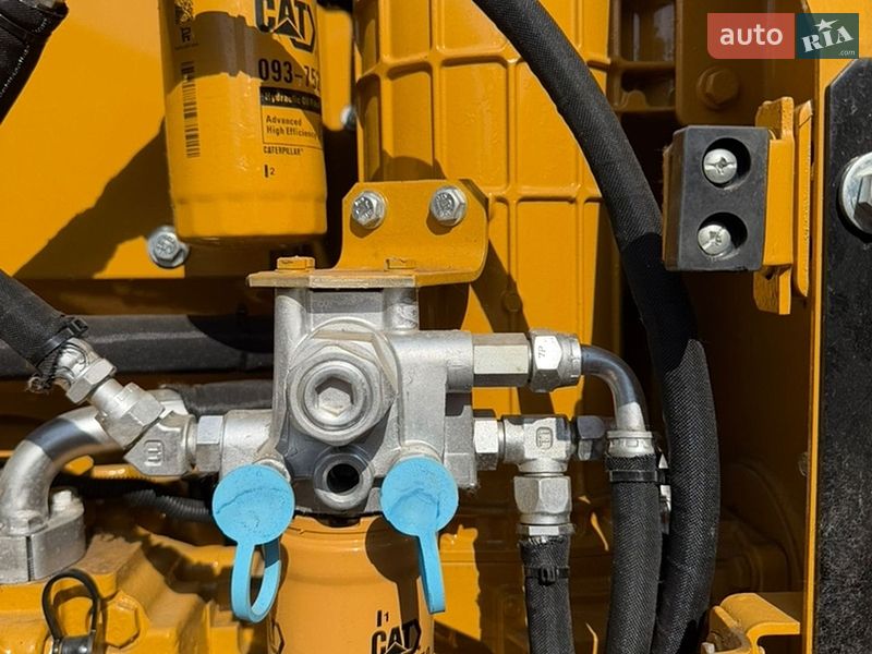 Гусеничный экскаватор Caterpillar 320 2016 в Ровно