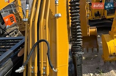 Гусеничный экскаватор Caterpillar 320 2016 в Ровно