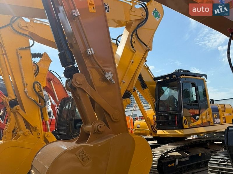 Гусеничный экскаватор Caterpillar 320 2016 в Ровно