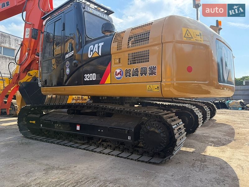 Гусеничный экскаватор Caterpillar 320 2016 в Ровно