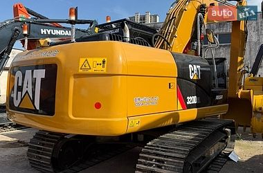 Гусеничный экскаватор Caterpillar 320 2016 в Ровно