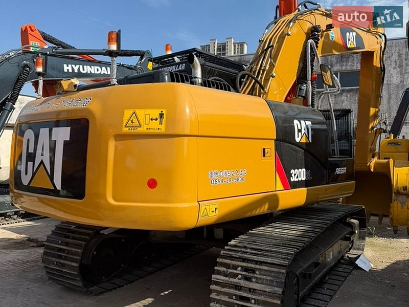 Гусеничный экскаватор Caterpillar 320 2016 в Ровно