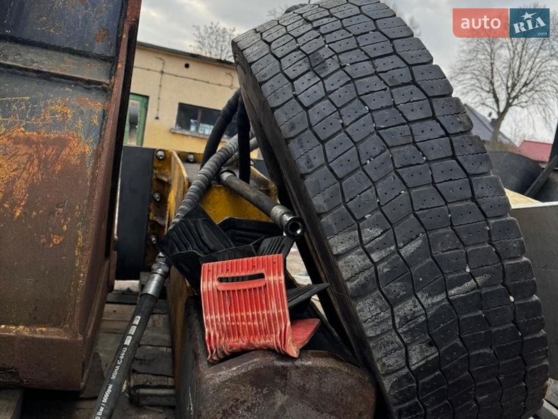 Гусеничный экскаватор Caterpillar 320C 2007 в Косове фото 9 Гусеничный экскаватор Caterpillar 320C 2007 в Косове