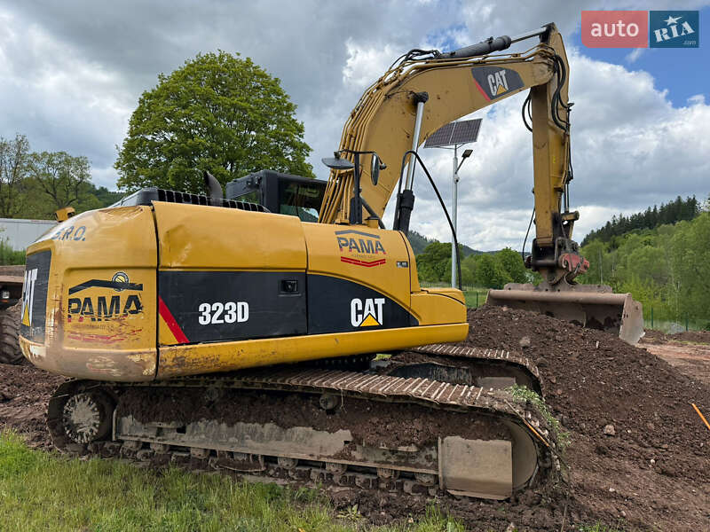 Caterpillar 323 2011