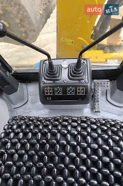 Екскаватор навантажувач Caterpillar 422 2014 в 