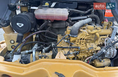 Фронтальный погрузчик Caterpillar 906 2012 в 