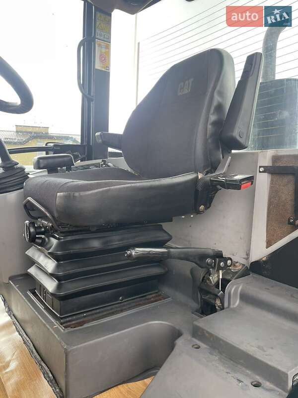 Фронтальный погрузчик Caterpillar 908 2011 в Львове фото 15 Фронтальный погрузчик Caterpillar 908 2011 в Львове