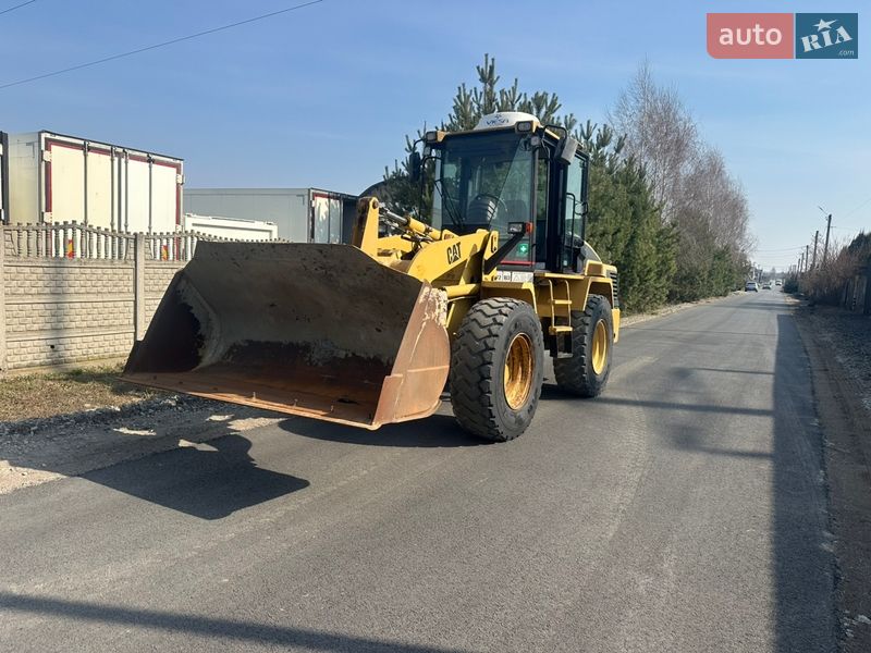Фронтальный погрузчик Caterpillar 914 2000 в Луцке
