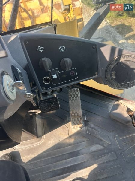 Фронтальный погрузчик Caterpillar 914 2000 в Луцке
