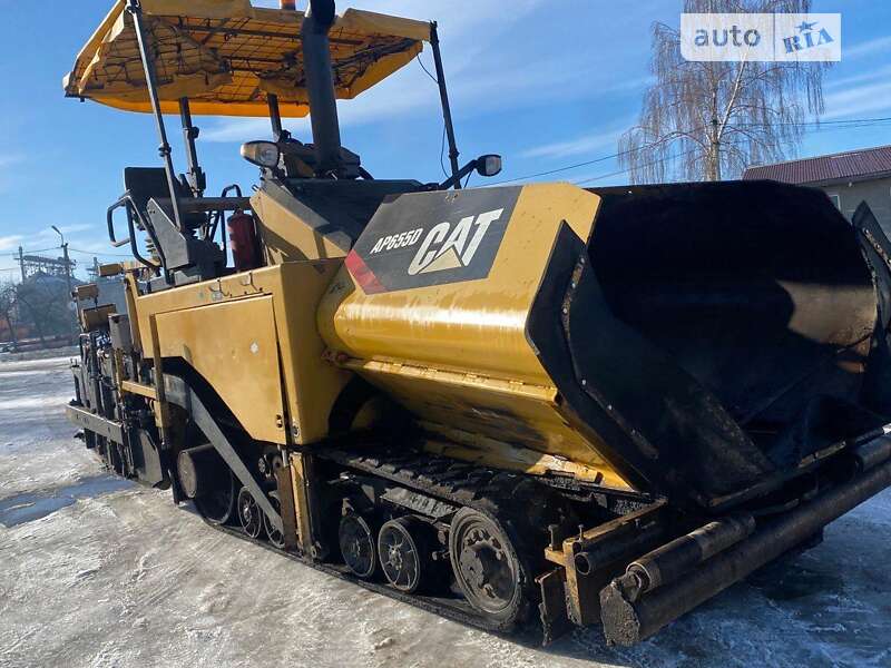 Асфальтоукладчик Caterpillar AP 2009 в Тернополе