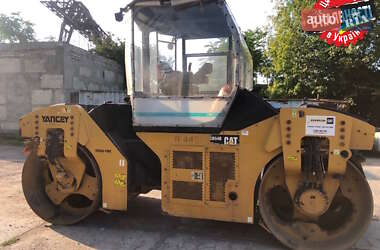 Дорожный каток Caterpillar CB 2012 в 