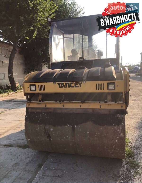 Дорожный каток Caterpillar CB 2012 в Киеве фото 5 Дорожный каток Caterpillar CB 2012 в Киеве