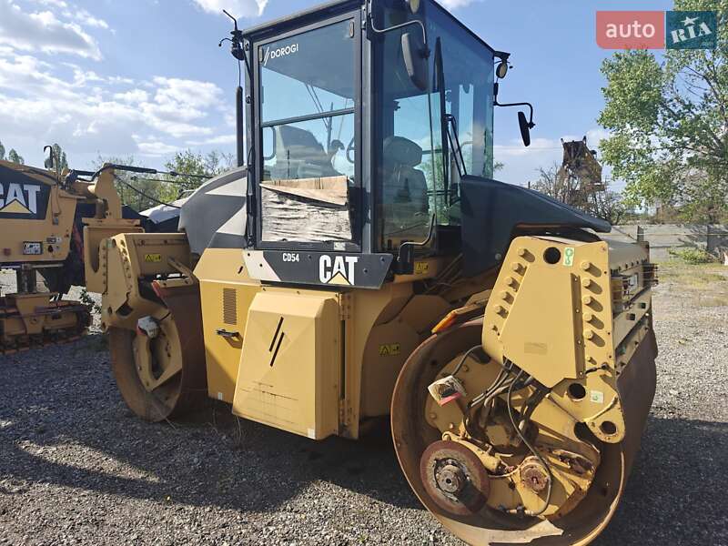 Дорожный каток Caterpillar CD 2010 в Днепре
