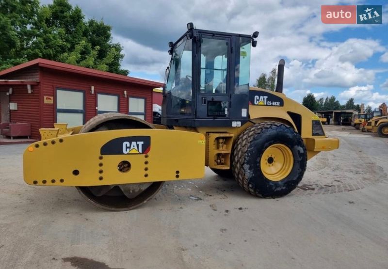 Каток грунтовый Caterpillar CS 2008 в Одессе