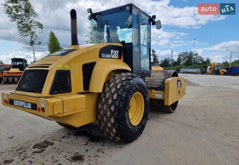 Каток грунтовый Caterpillar CS 2008 в Одессе