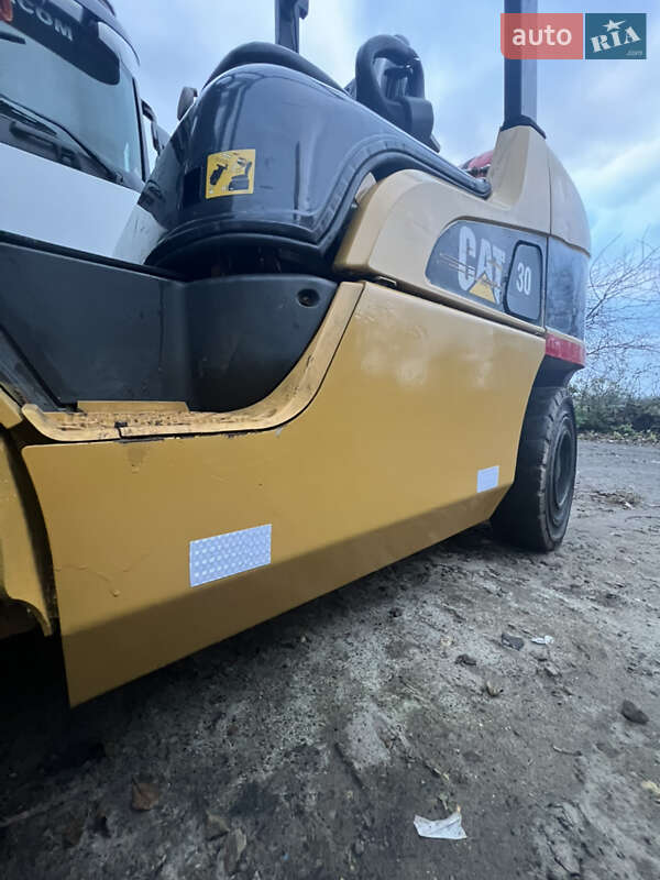 Вилочный погрузчик Caterpillar GP 2017 в Тернополе