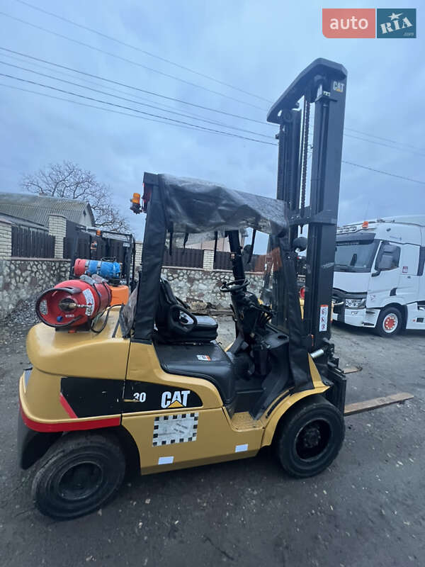 Вилочный погрузчик Caterpillar GP 2017 в Тернополе