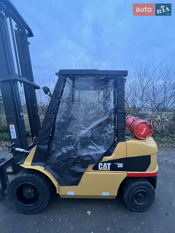Вилочный погрузчик Caterpillar GP 2017 в Тернополе