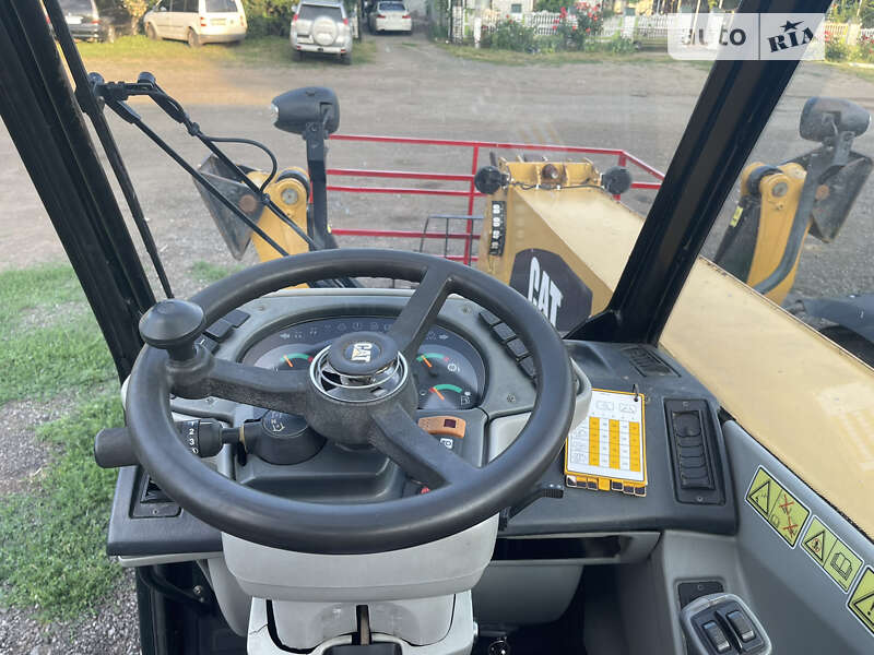 Телескопический погрузчик Caterpillar TH 360B 2009 в Киеве фото 10 Телескопический погрузчик Caterpillar TH 360B 2009 в Киеве