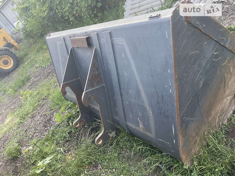 Телескопический погрузчик Caterpillar TH 360B 2009 в Киеве фото 21 Телескопический погрузчик Caterpillar TH 360B 2009 в Киеве