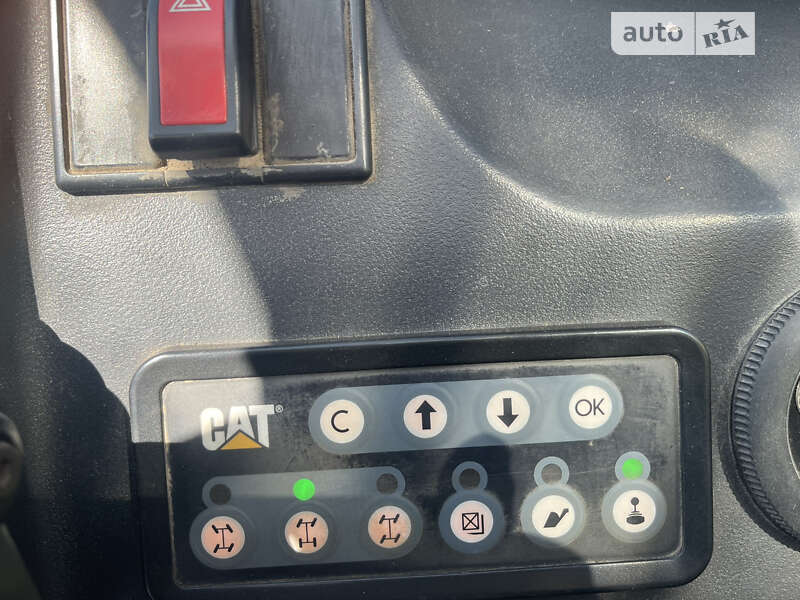 Телескопический погрузчик Caterpillar TH 414 2012 в Киеве