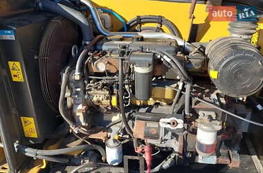 Телескопічні навантажувачі Caterpillar TH 2009 в 