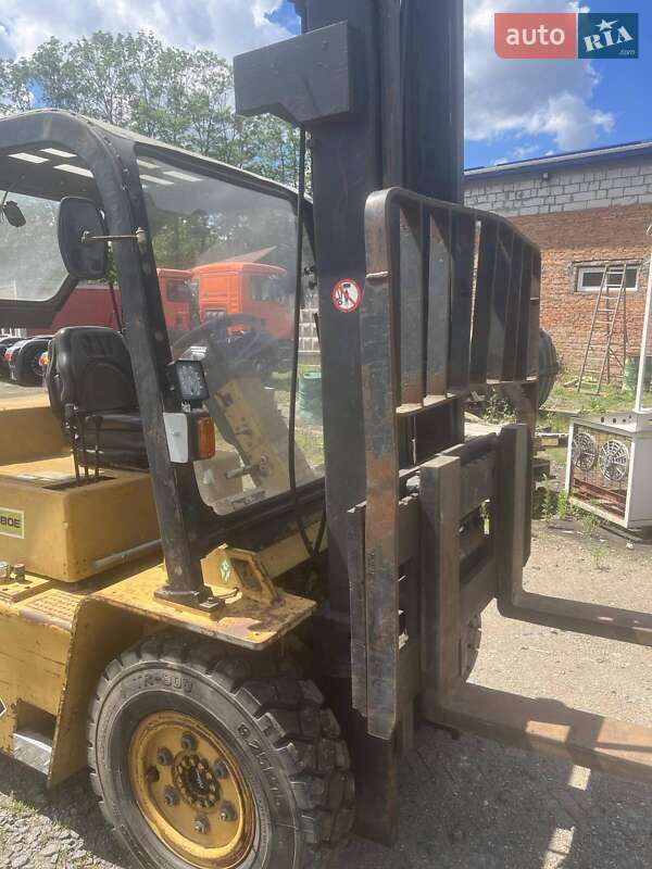 Вилочный погрузчик Caterpillar V80E 1998 в Хмельницком фото 6 Вилочный погрузчик Caterpillar V80E 1998 в Хмельницком