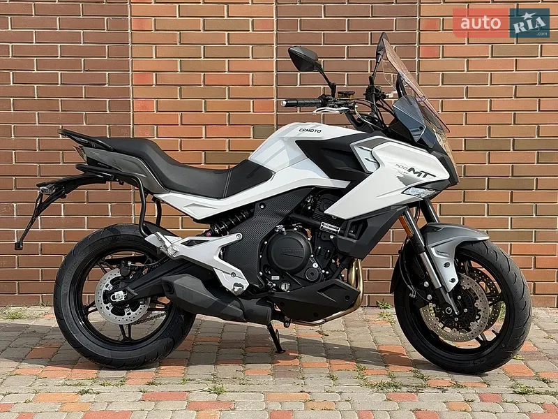 CFMOTO 700MT 2025
