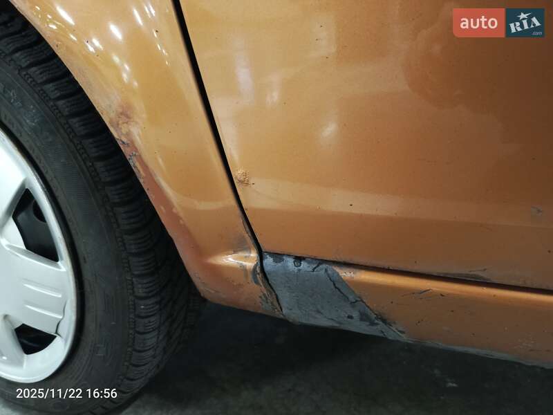 Хетчбек Chana Benni 2008 в Ужгороді