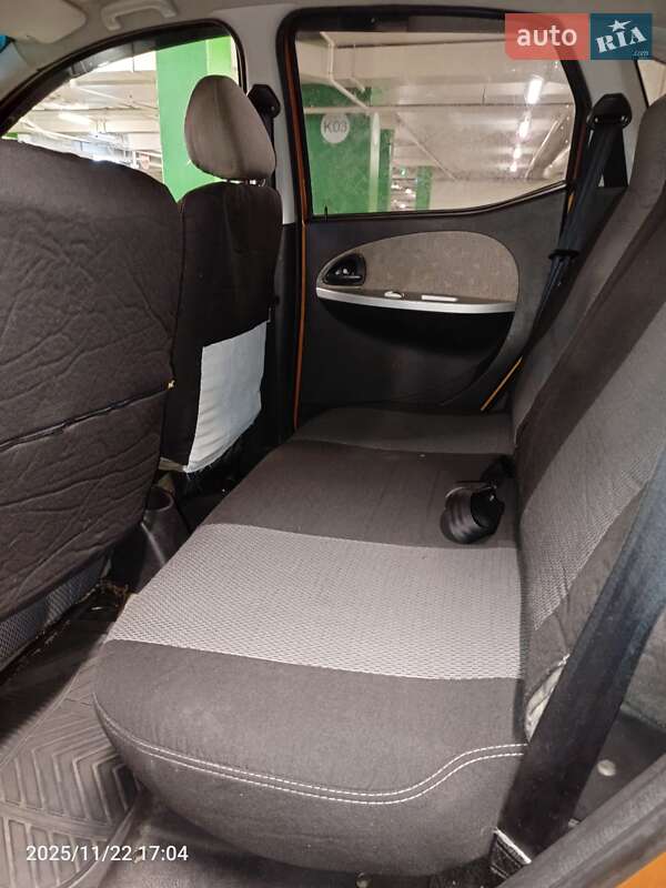 Хетчбек Chana Benni 2008 в Ужгороді