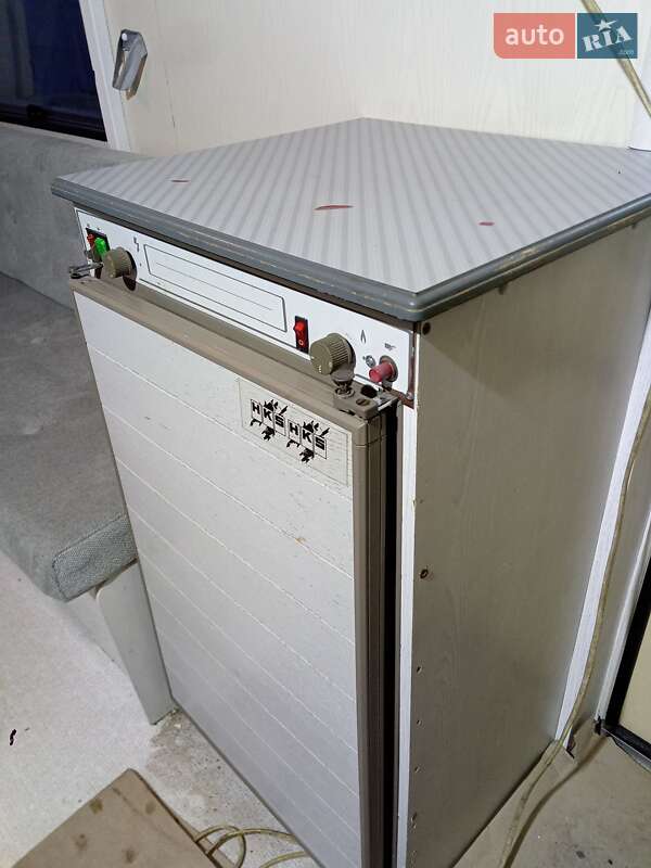 Прицеп дача Chateau 330 1989 в Краматорске фото 17 Прицеп дача Chateau 330 1989 в Краматорске