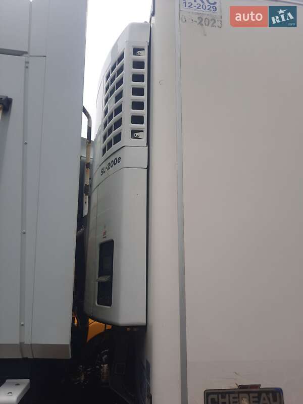 Рефрижератор напівпричіп Chereau CD 382CHB 2004 в Києві