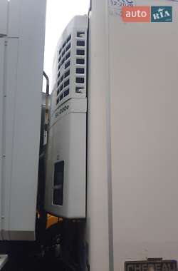 Рефрижератор напівпричіп Chereau CD 382CHB 2004 в 