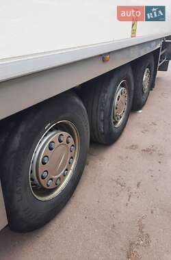 Рефрижератор напівпричіп Chereau CD 382CHB 2004 в 