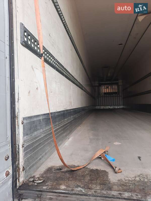 Рефрижератор напівпричіп Chereau CD 382CHB 2004 в Києві