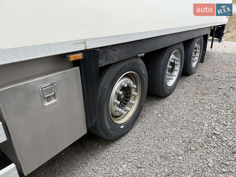 Рефрижератор напівпричіп Chereau CD 382CHB 2008 в Сарнах