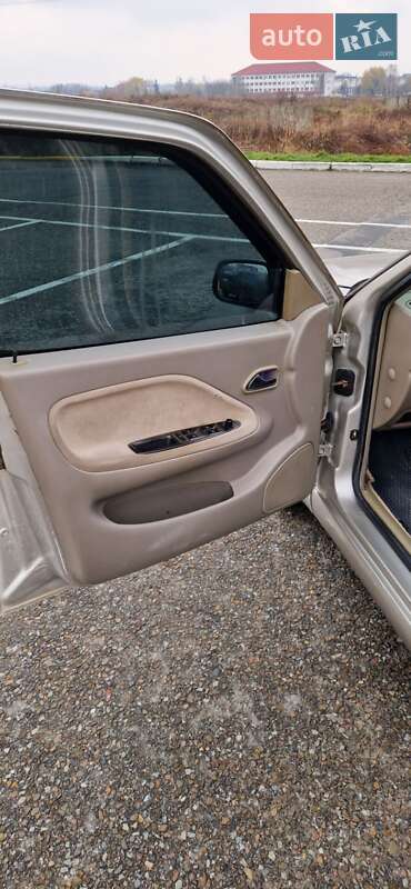 Седан Chery Amulet 2007 в Чернівцях