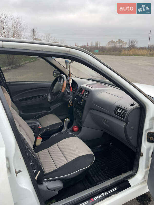 Лифтбек Chery Amulet 2012 в Южноукраинске фото 10 Лифтбек Chery Amulet 2012 в Южноукраинске