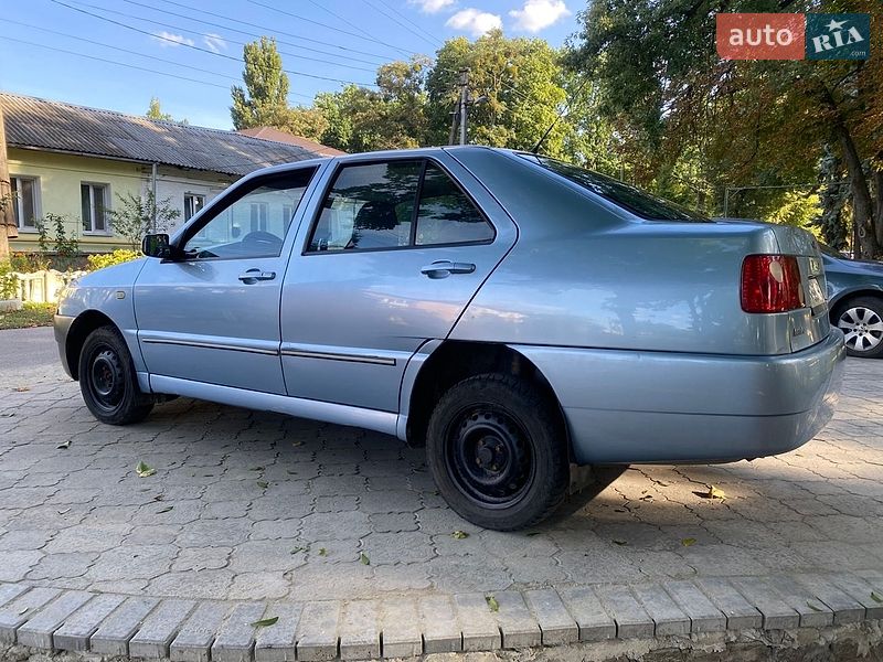 Седан Chery Amulet 2007 в Тростянце