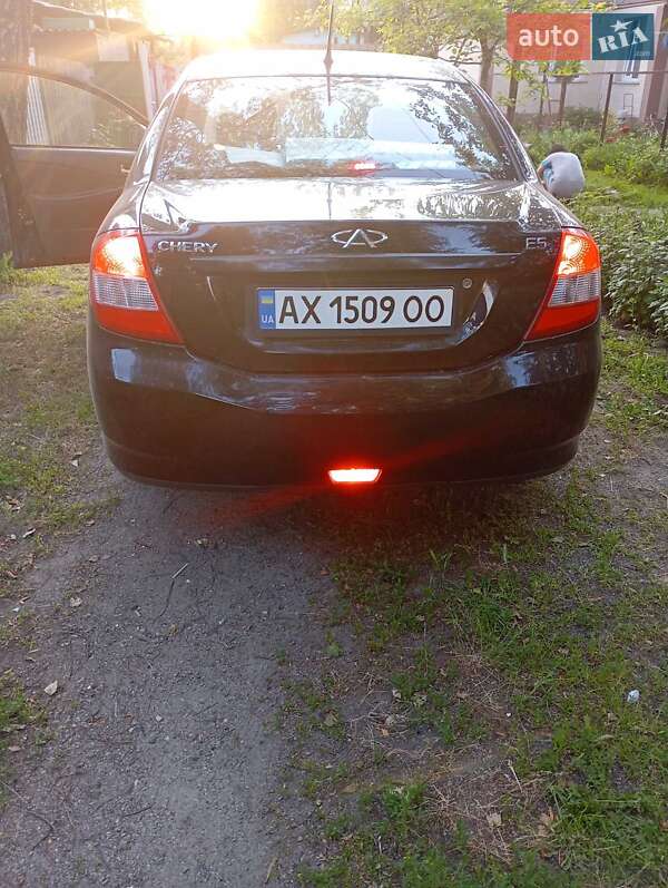 Седан Chery E5 2013 в Будах
