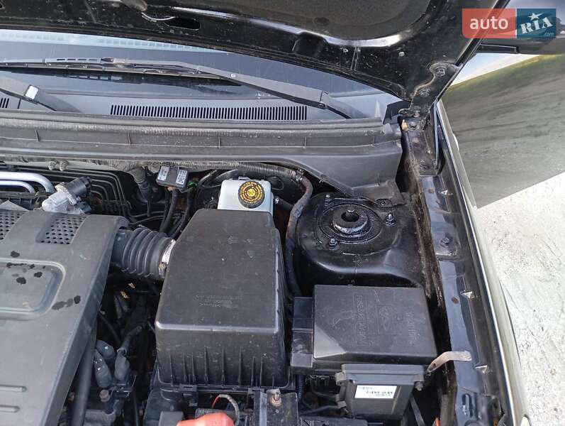 Седан Chery E5 2013 в Будах