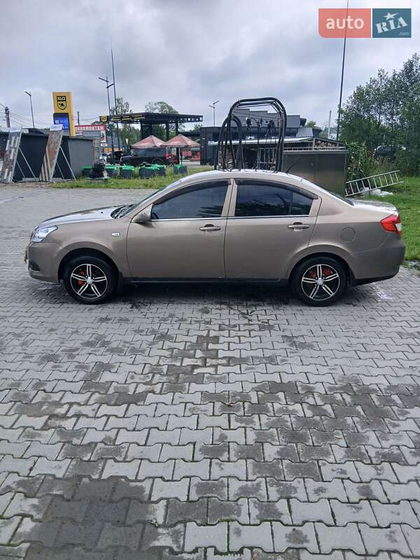 Седан Chery E5 2013 в Бориславе