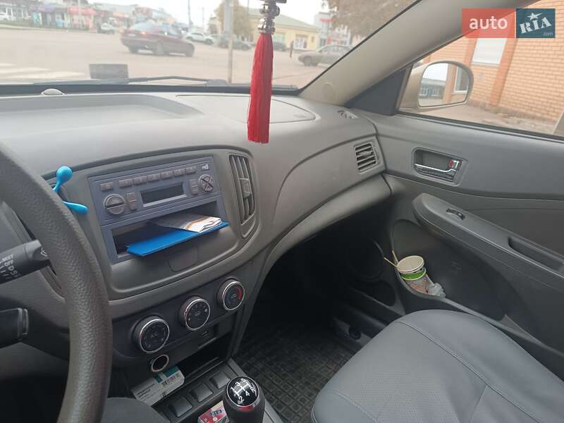 Седан Chery E5 2014 в Попільні
